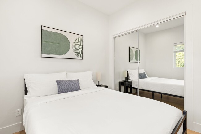 Photo - A 3 Bedroom apartment with ensuite bathroo... Unit Single Room - 2