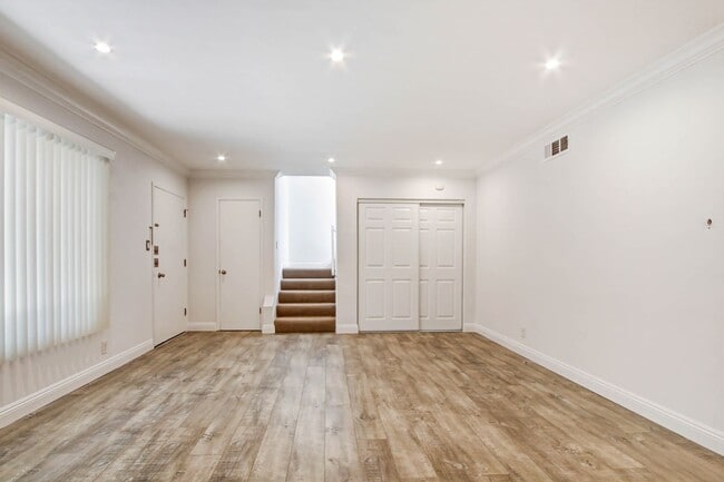 Photo - 11615 Darlington Ave Unit 01