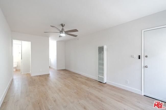 Photo - 845 S Kenmore Ave Unit 302