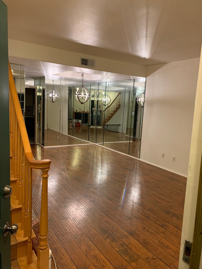 Photo - 5145 Yarmouth Ave