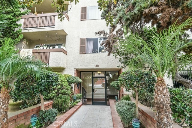 Building Photo - 811 6th St Unit 204 Rental