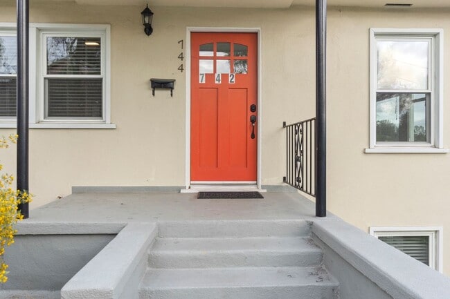 Photo - 744 Onarga Ave