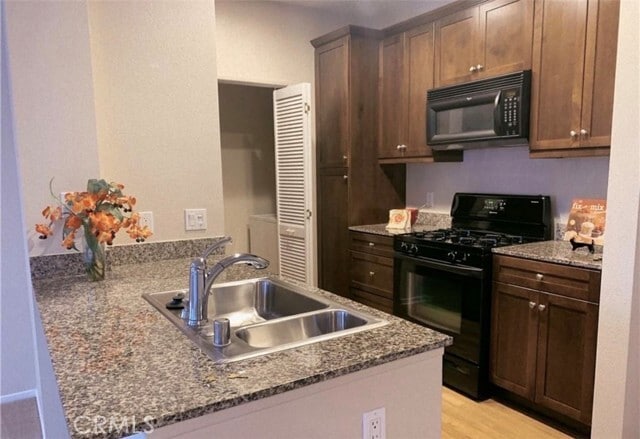 Photo - 2324 Scholarship