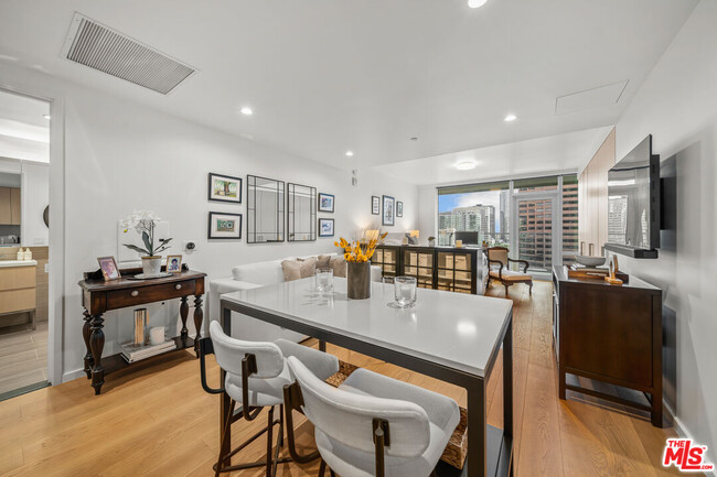 Photo - 877 Francisco St Condo Unit 1715