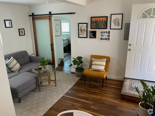 Building Photo - 3234 Malabar St Rental
