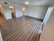 Photo - 14614 Vanowen St