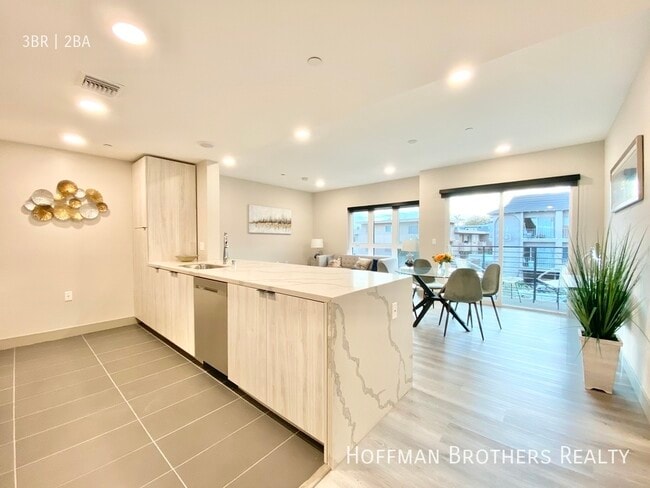 Photo - 1530 Brockton Ave Unit 309