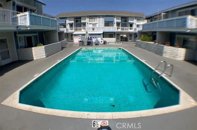 Photo - 18427 Vincennes St Unit 5