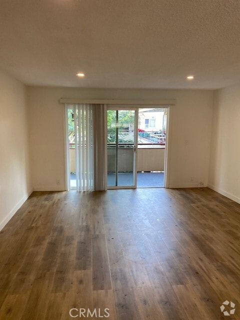 Building Photo - 511 E Washington Ave Rental