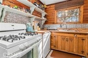 Photo - 301 E Barker Blvd