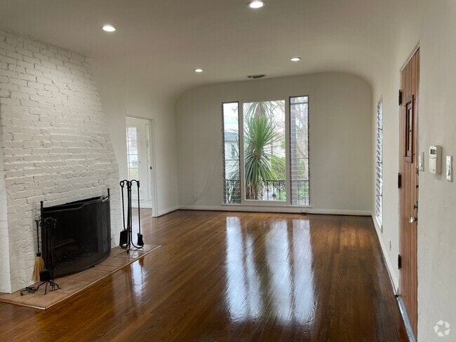 Building Photo - 421 S Bedford Dr Unit 421 Rental