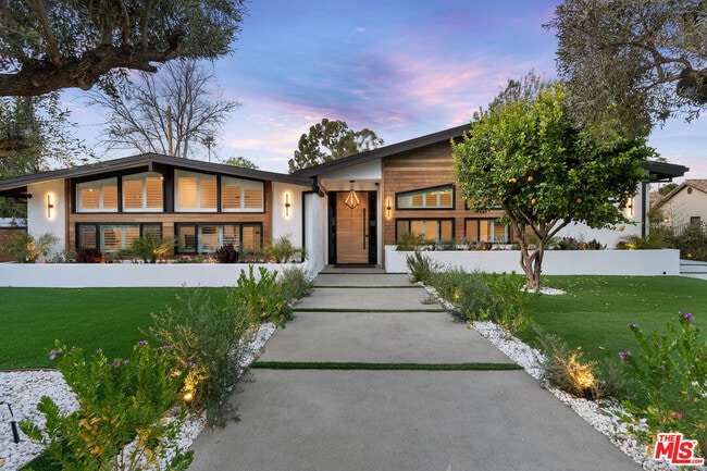 Building Photo - 23283 Erwin St