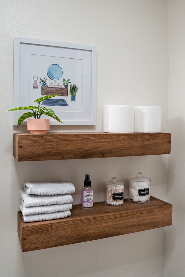 Photo - 1719 E Redwood Ave Unit B