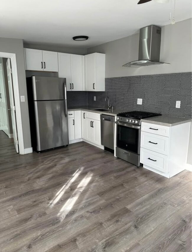 Photo - 842 Katherine Rd