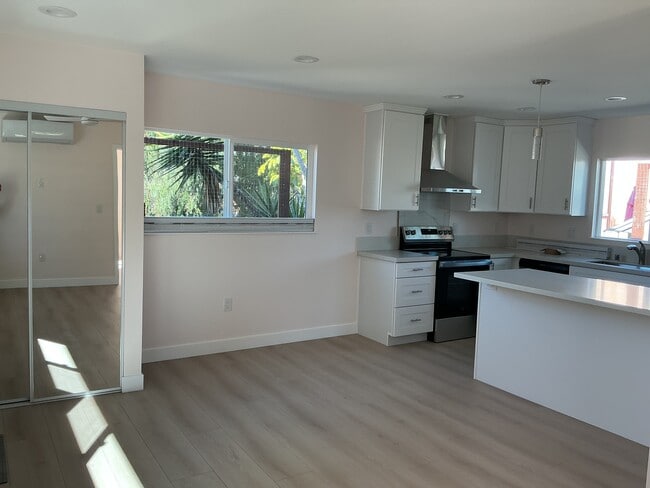 Photo - 5109 Dubois Dr