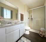 Photo - Villa Tarzana Apartments