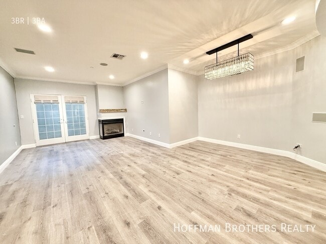 Photo - 1135 Rexford Dr Unit 102