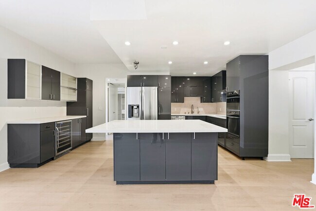 Photo - 10433 Wilshire Blvd Unit 407