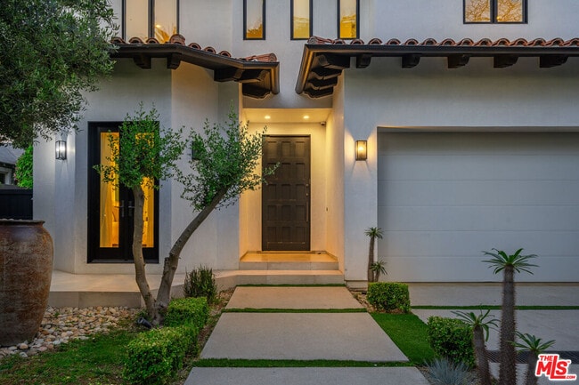 Photo - 846 N Orange Grove Ave