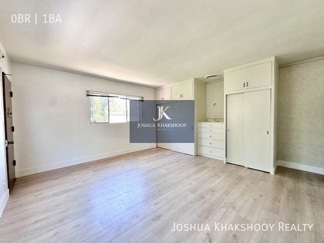 Photo - 14617 Gilmore St Unit 5