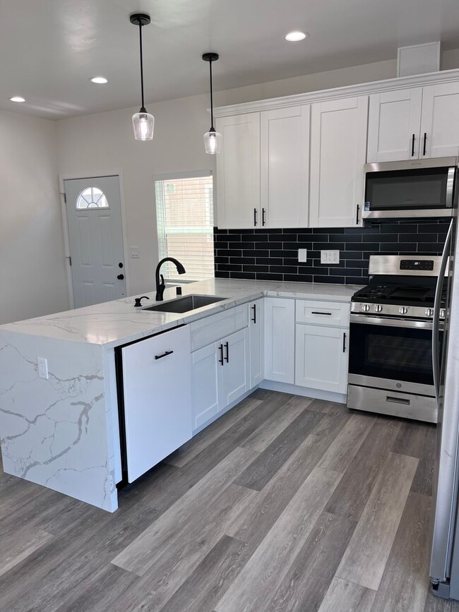 Building Photo - 5215-5217 Catoctin Drive Unit 5217