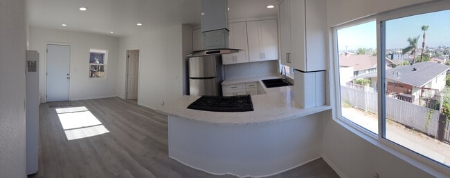 LIVING \ KITCHEN - 2625 J St