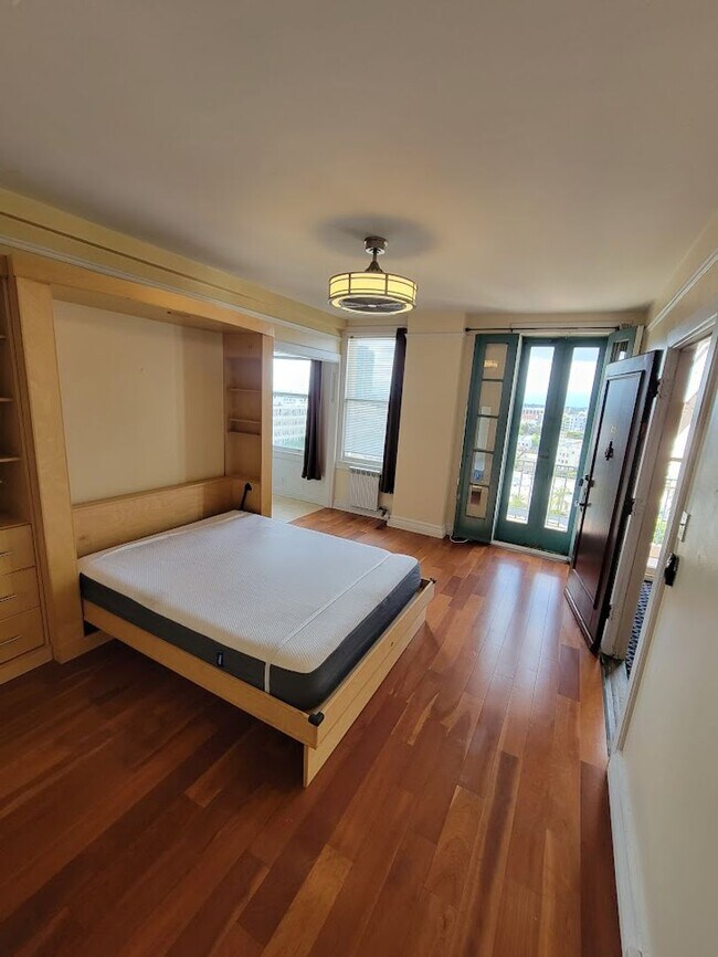 Photo - Spacious Studio at the Cooper Arms in the ... Unit 1010