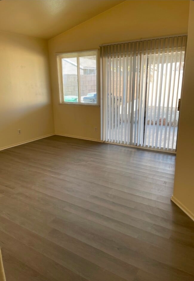 Photo - 1757 Lightcap St