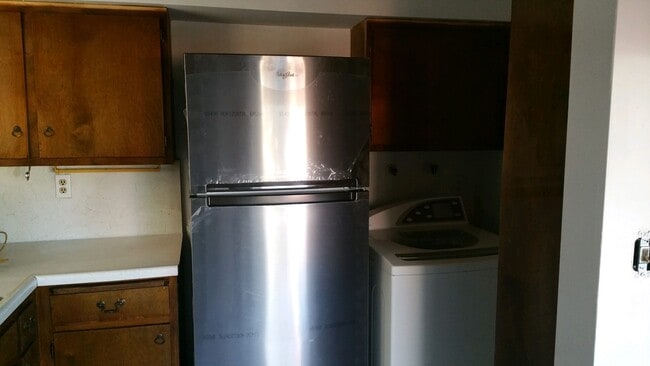 kitchen - 914 Mira Valle St