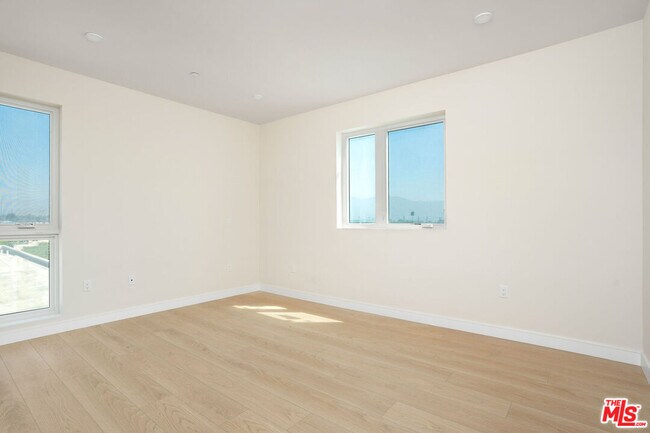 Photo - 5320 Cartwright Ave Unit PH505