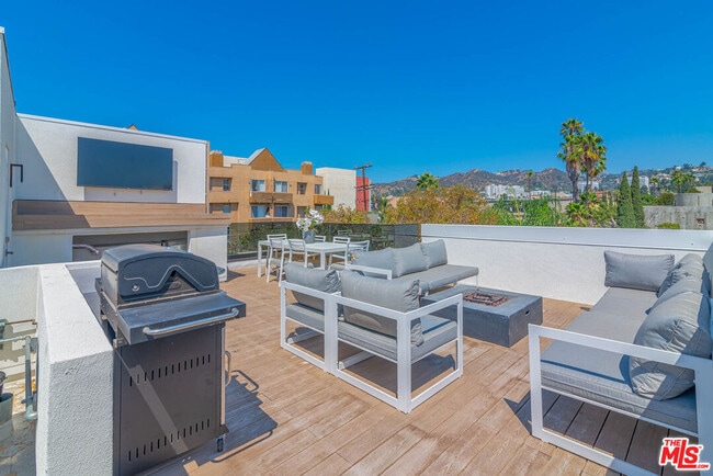 Photo - 1216 N Sycamore Ave