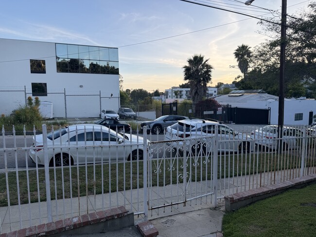 Photo - 2113 1/2 Aaron St