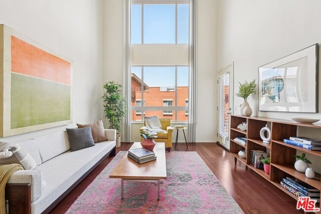 Building Photo - 100 S Alameda St Unit 440