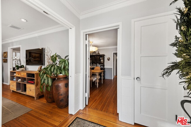 Photo - 9031 David Ave