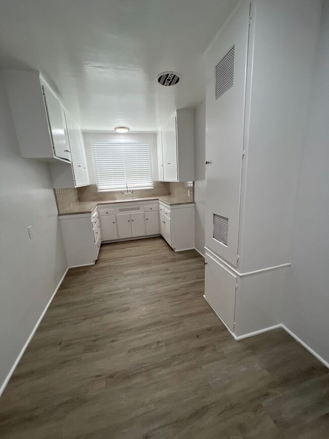 Photo - BEAUTIFUL 1 BEDROOM 1 BATH DOWNSTAIRS UNIT IN SHORT DISTANCE TO BELMONT SHORE Unit 09