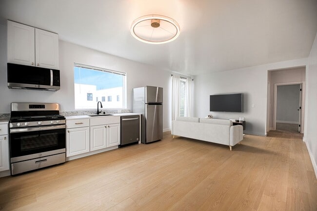 Photo - 11435 Cumpston St Unit 301