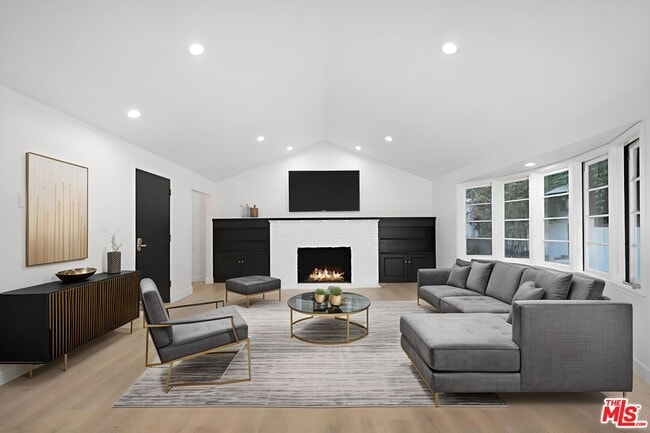 Photo - 1805 Nichols Canyon Rd