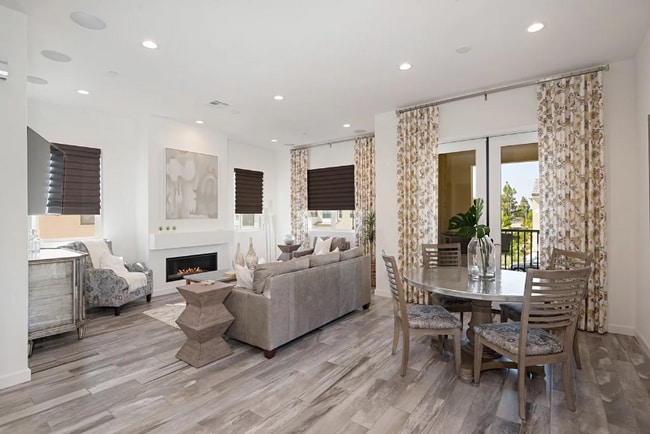 Photo - 168 Follyhatch