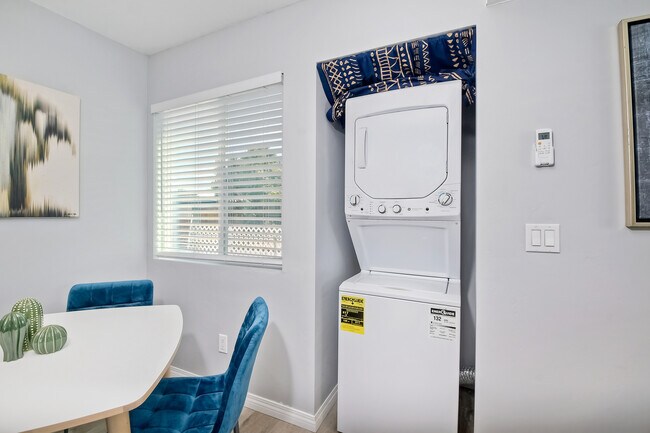 Photo - 6840 Tower St