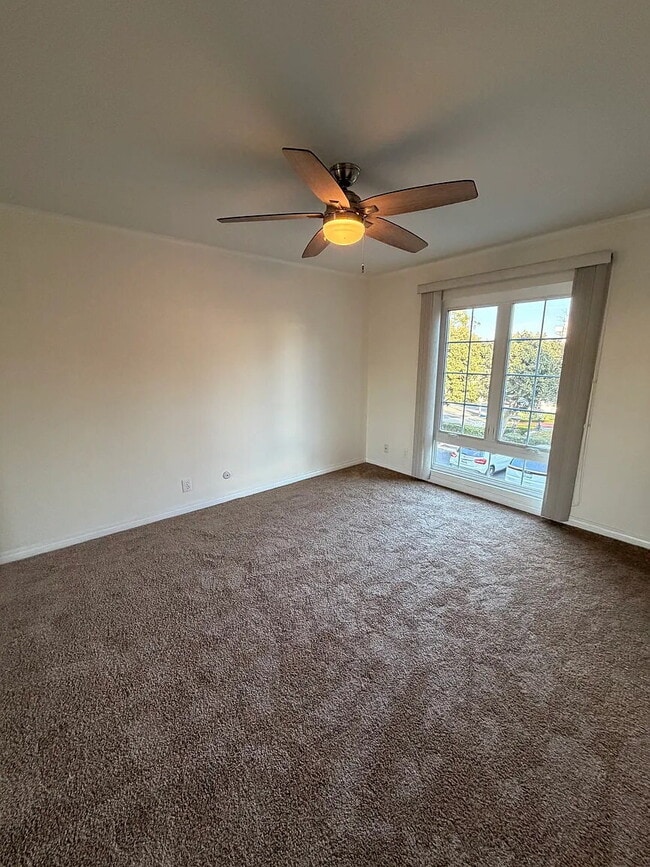 Photo - "Discover Coastal Living: Spacious 2-Bed, 2-Bath Retreat in Newport Beach!"