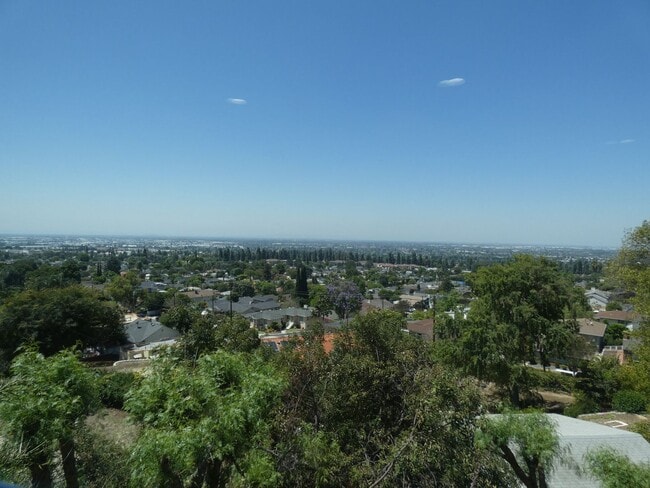 Building Photo - *Available NOW in Whittier!*