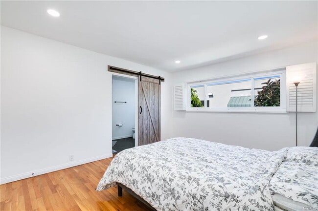 Photo - 3200 S Sepulveda Blvd