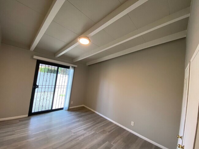 Photo - 2916 W Century Blvd Unit 02