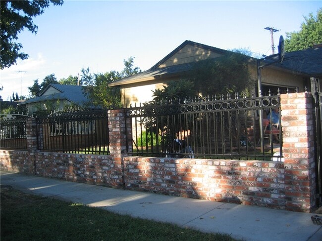 Photo - 7657 Teesdale Ave