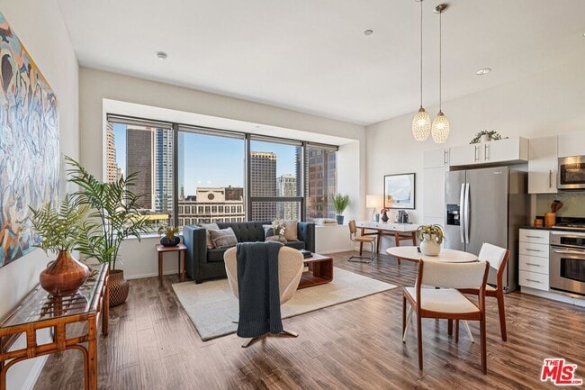Photo - 1100 Wilshire Blvd Unit 2209
