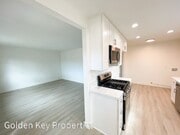 Photo - Beautifully remodeled property located in ... Townhome