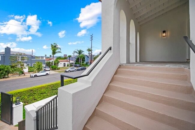 Photo - 1148 S Stanley Ave Unit Upper