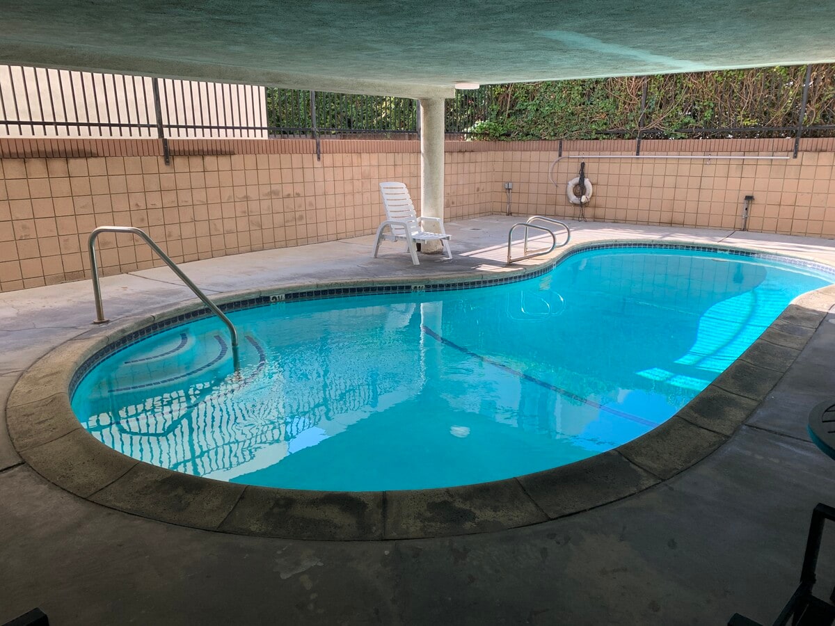 Pool - 1411 N Poinsettia Place