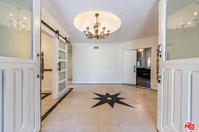 Photo - 18022 Lake Encino Dr