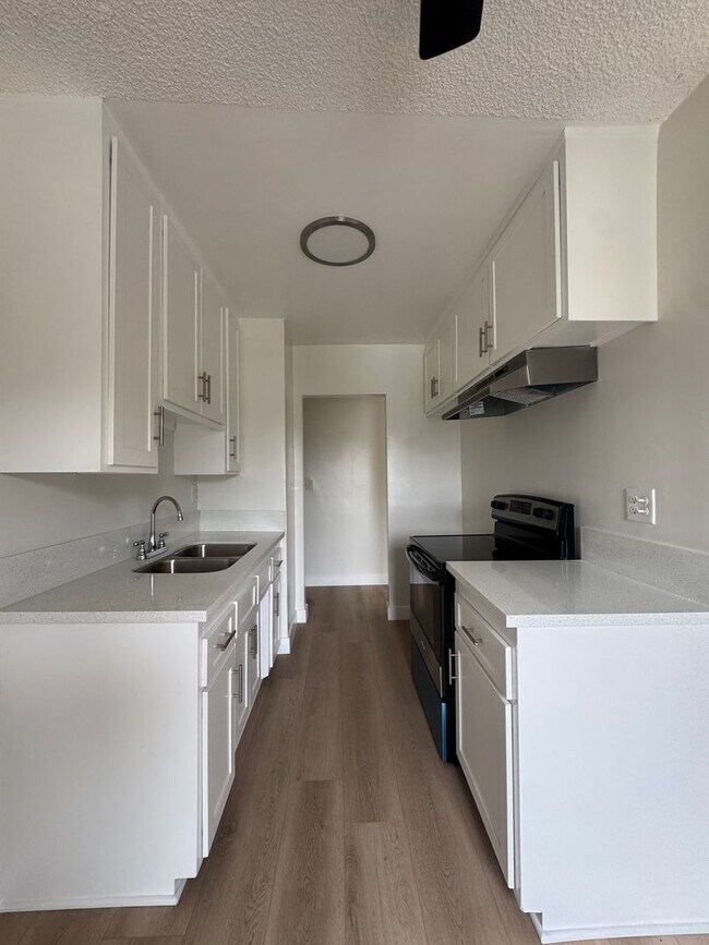 Photo - 351 Plymouth St